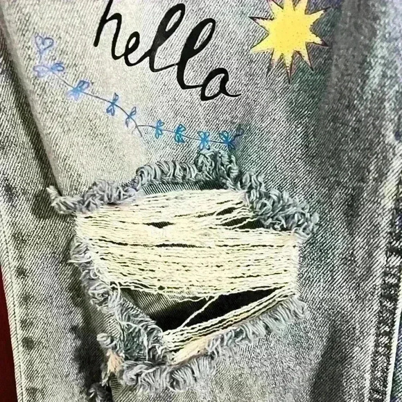 Unique, high waisted, wide legged jeans with butterfly details size juniors 11 - Picture 14 of 14